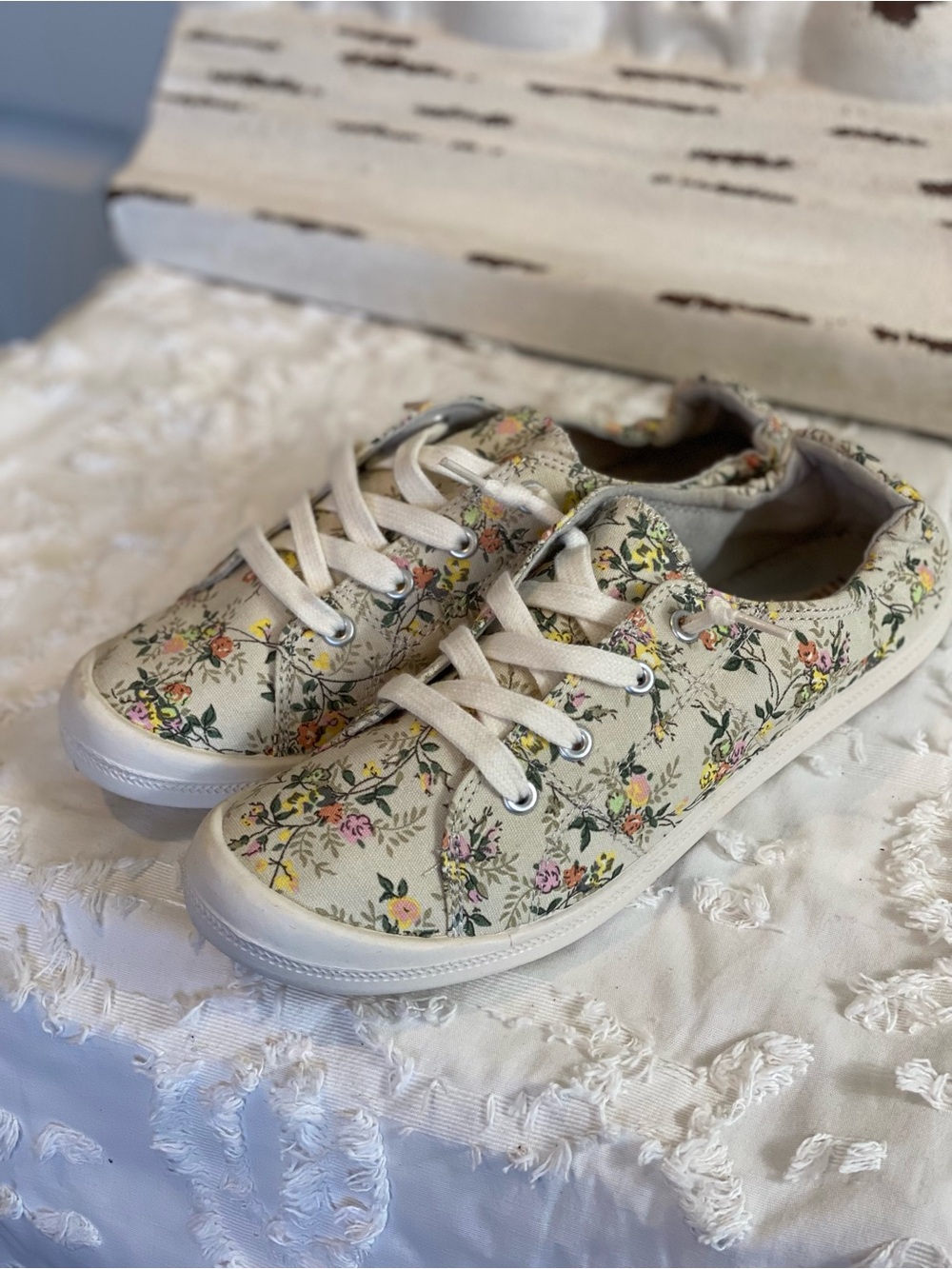 Madden Girl Cream Floral Canvas Kids Sneakers